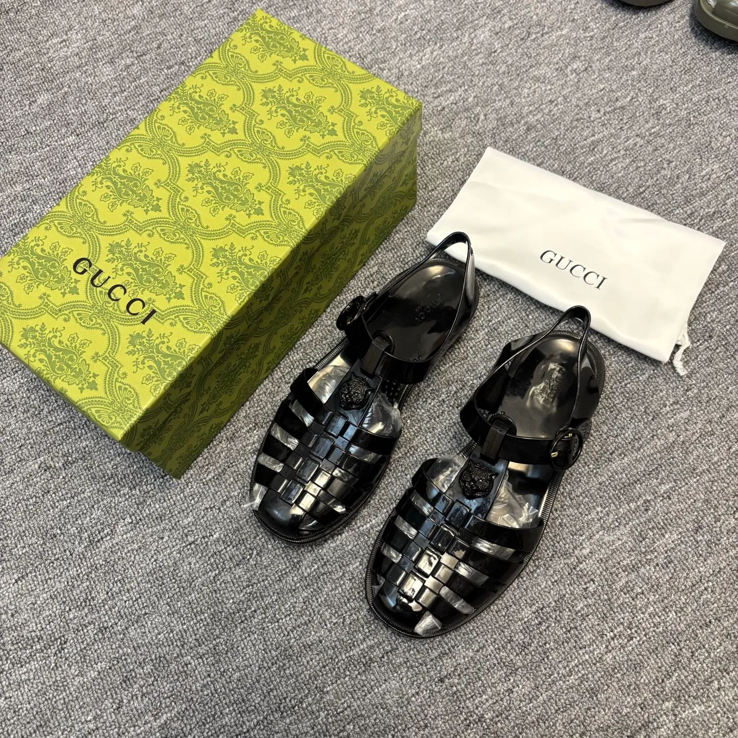 Men's shoes: 260💰[Gucci] sandals, counter quality, top-quality original items, real photos! Original T men's shoes 💰PU material, fine workmanship, comfortable; genuine 1:1 replica Size: 36 ~ 46